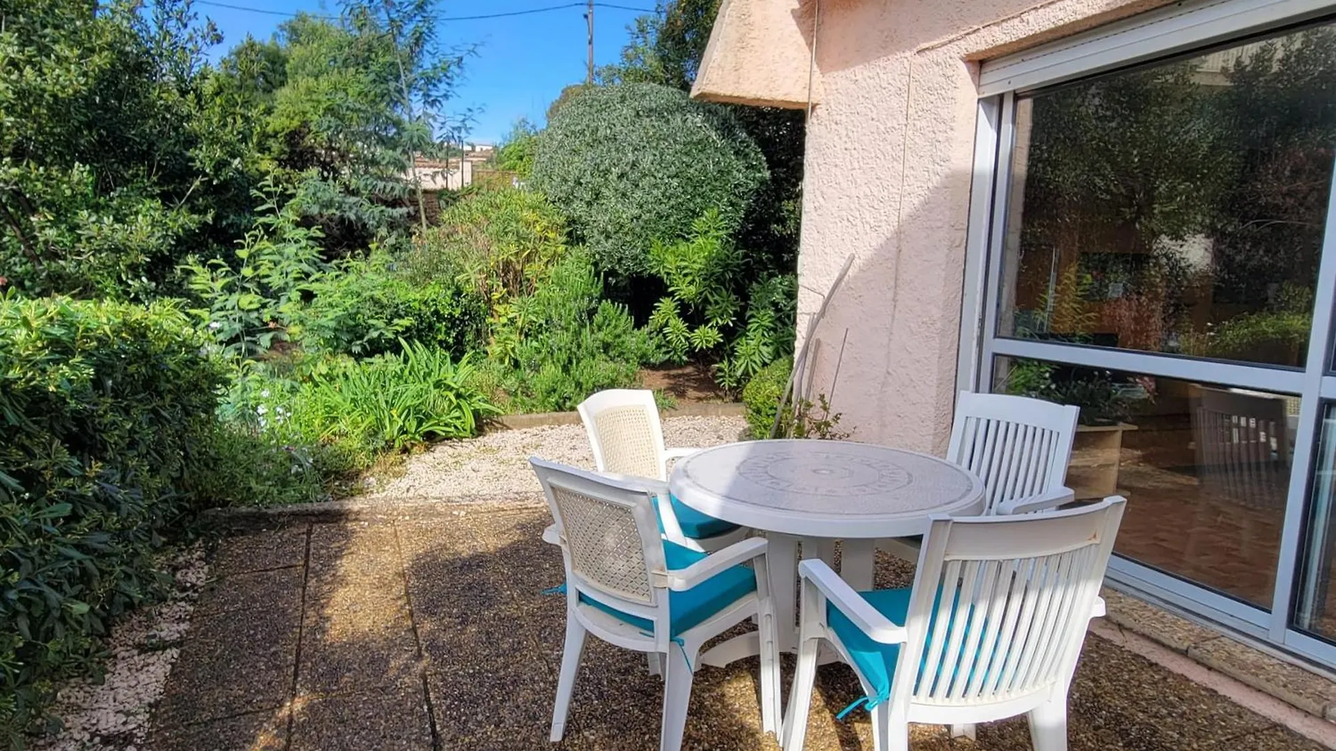 Apartment With Garden - Near Beach Frejus